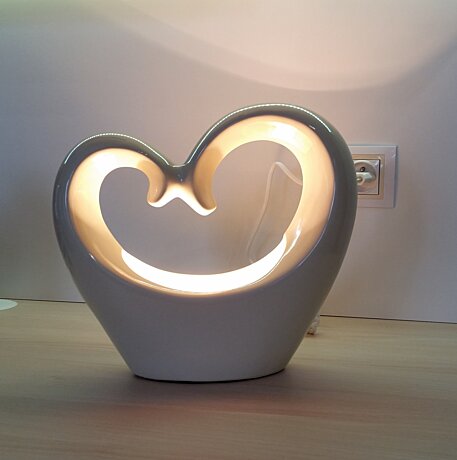 Keramická lampička EU9272877 smetanově bílá ve tvaru srdce