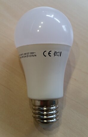 LED žárovka 2835SMD, 12W, 1100lm teplá bílá