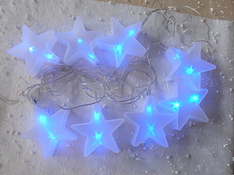 Světelný LED řetěz na baterie - 8x LED ozdoby ve tvaru hvězd 