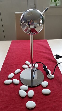 Designová lampička EU8580CC v chromovém provedení